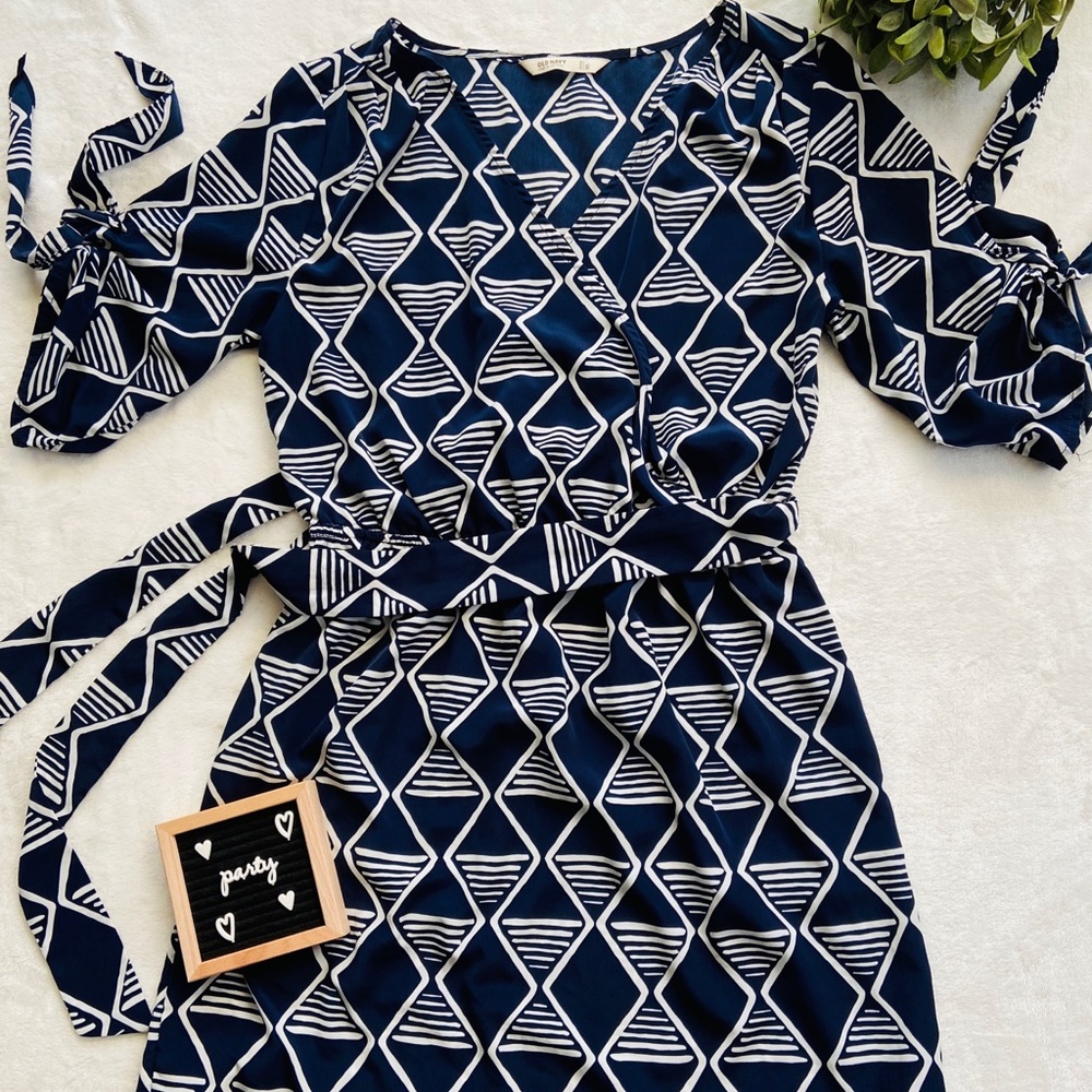 Old Navy dress, color blue with design